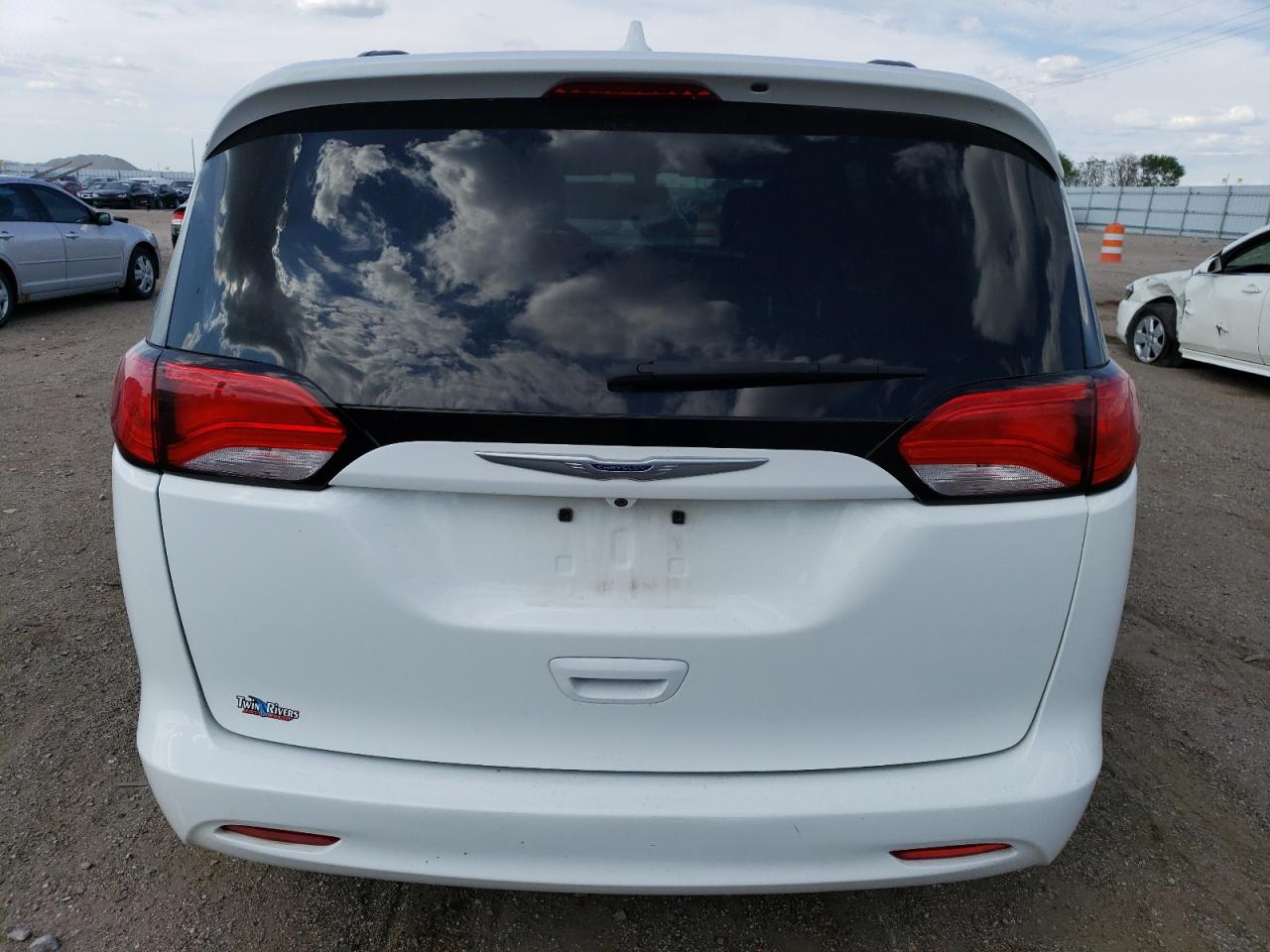 Автомобиль CHRYSLER VOYAGER LXI 2020 | GrandCar Автомобиль CHRYSLER VOYAGER LXI 2020 | GrandCar