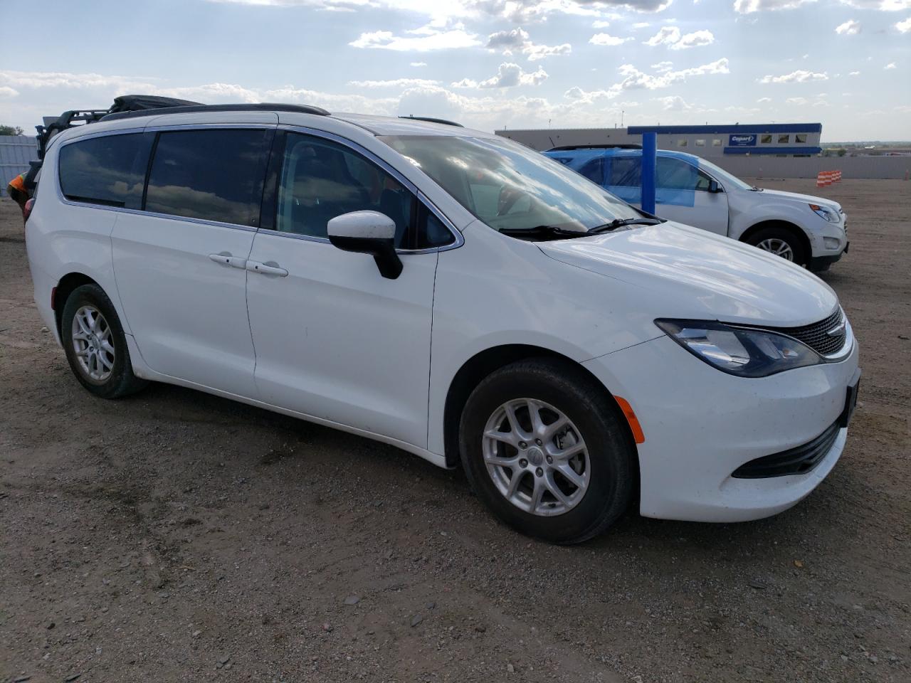 Автомобиль CHRYSLER VOYAGER LXI 2020 | GrandCar Автомобиль CHRYSLER VOYAGER LXI 2020 | GrandCar