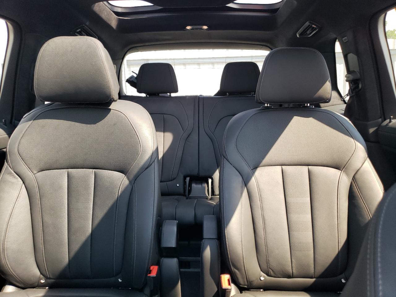 Автомобіль BMW X7 M50I 2022 | GrandCar Автомобіль BMW X7 M50I 2022 | GrandCar