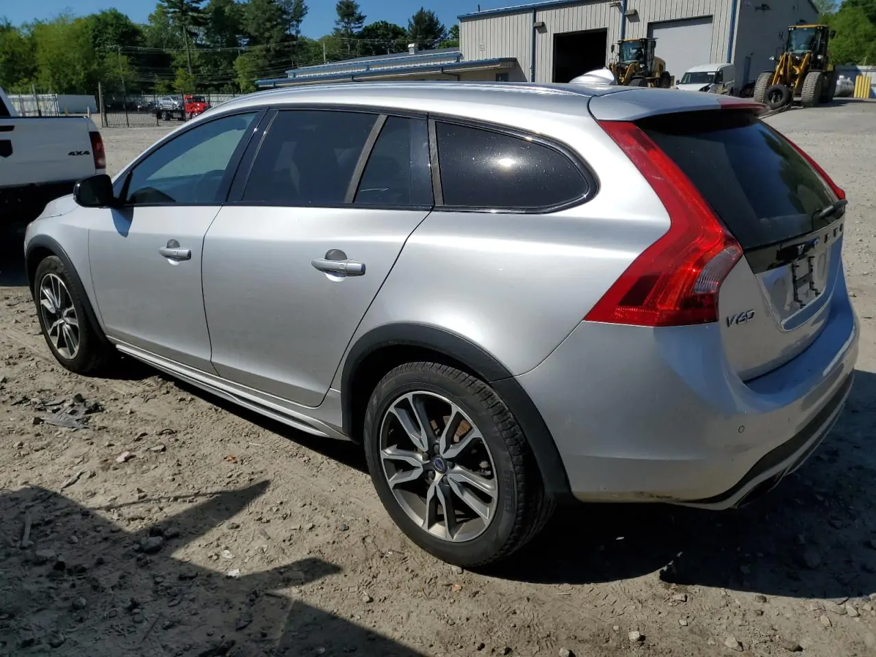 Автомобиль VOLVO V60 CROSS COUNTRY PREMIER 2017 | GrandCar Автомобиль VOLVO V60 CROSS COUNTRY PREMIER 2017 | GrandCar