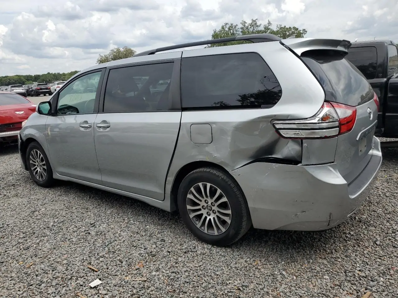Автомобіль TOYOTA SIENNA XLE 2019 | GrandCar Автомобіль TOYOTA SIENNA XLE 2019 | GrandCar
