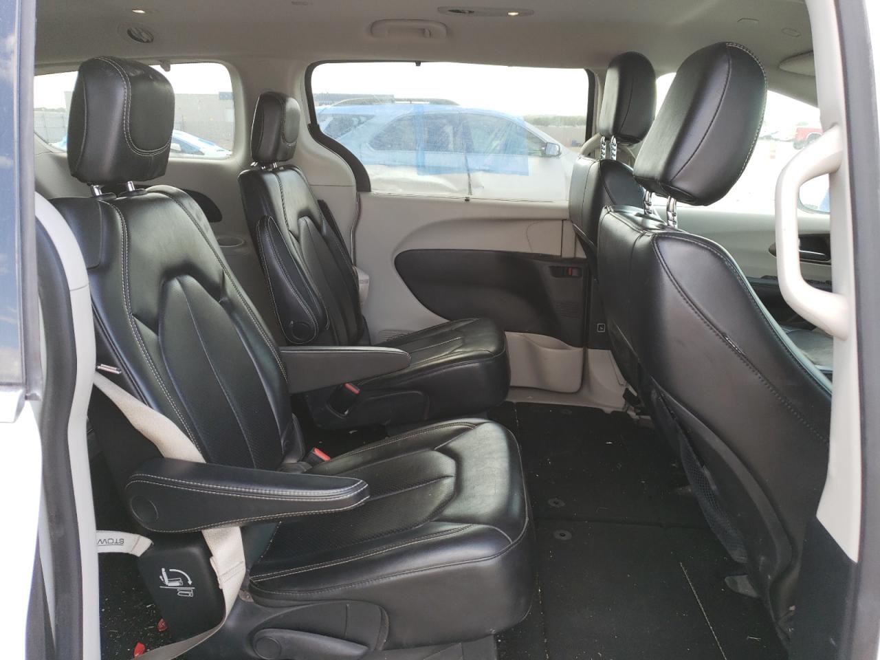 Автомобиль CHRYSLER VOYAGER LXI 2020 | GrandCar Автомобиль CHRYSLER VOYAGER LXI 2020 | GrandCar