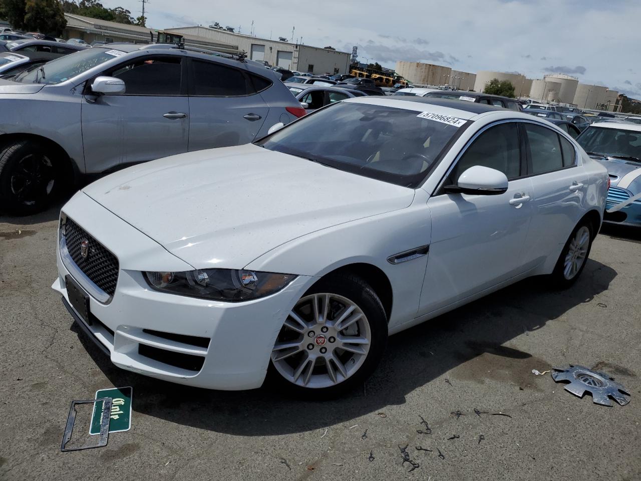 Автомобіль JAGUAR XE PREMIUM 2018 | GrandCar