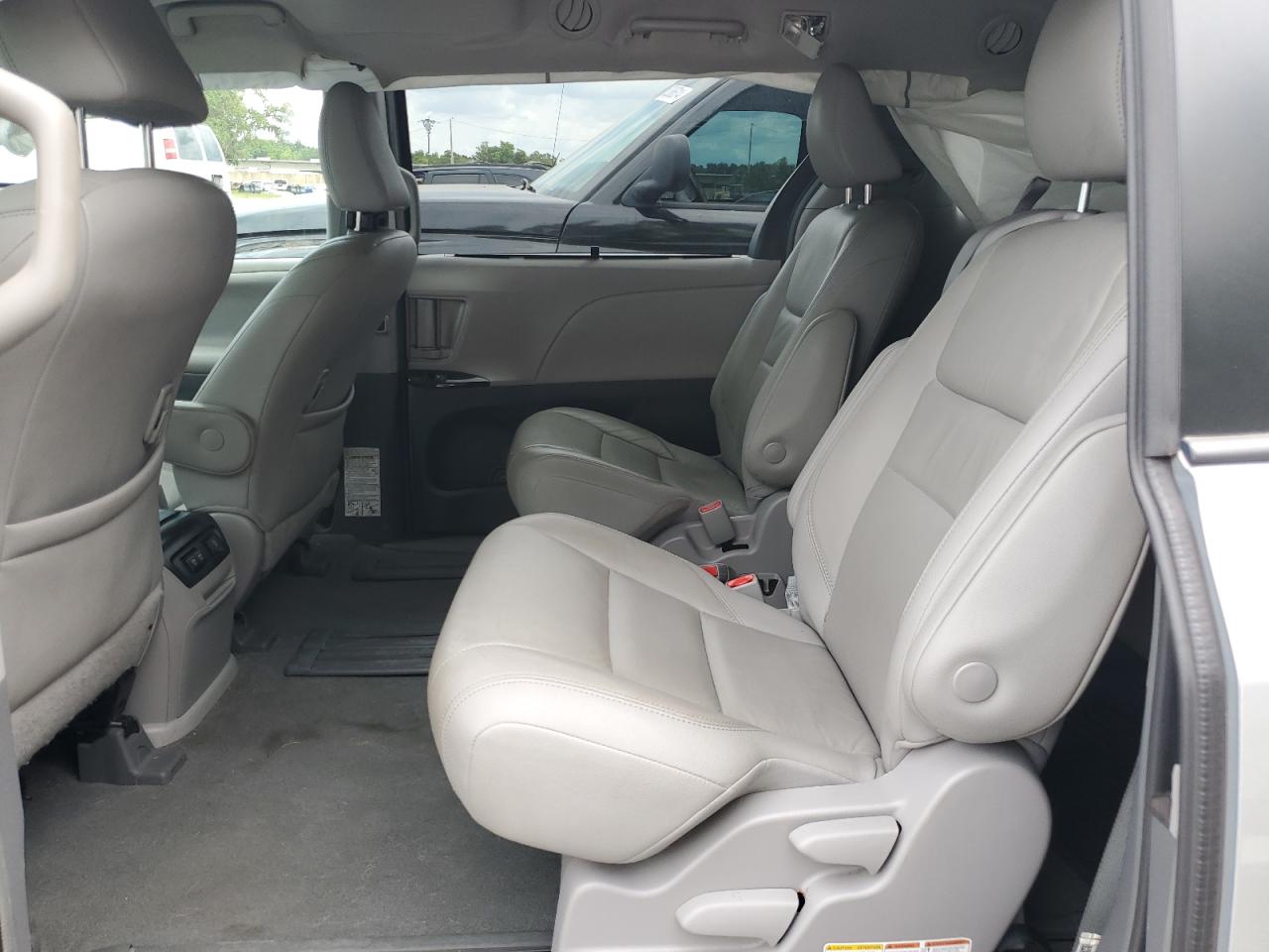 Автомобіль TOYOTA SIENNA XLE 2019 | GrandCar Автомобіль TOYOTA SIENNA XLE 2019 | GrandCar