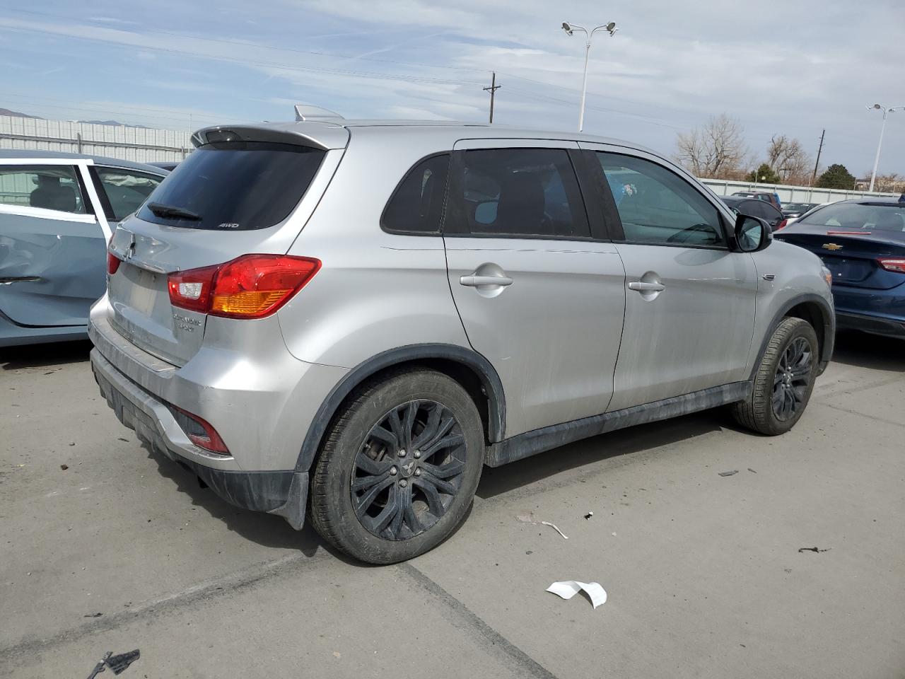 Автомобіль MITSUBISHI OUTLANDER SPORT ES 2018 | GrandCar Автомобіль MITSUBISHI OUTLANDER SPORT ES 2018 | GrandCar