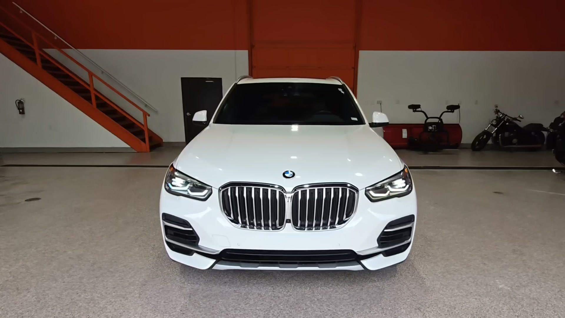 Автомобиль BMW X5 xDrive40i 2023 | GrandCar