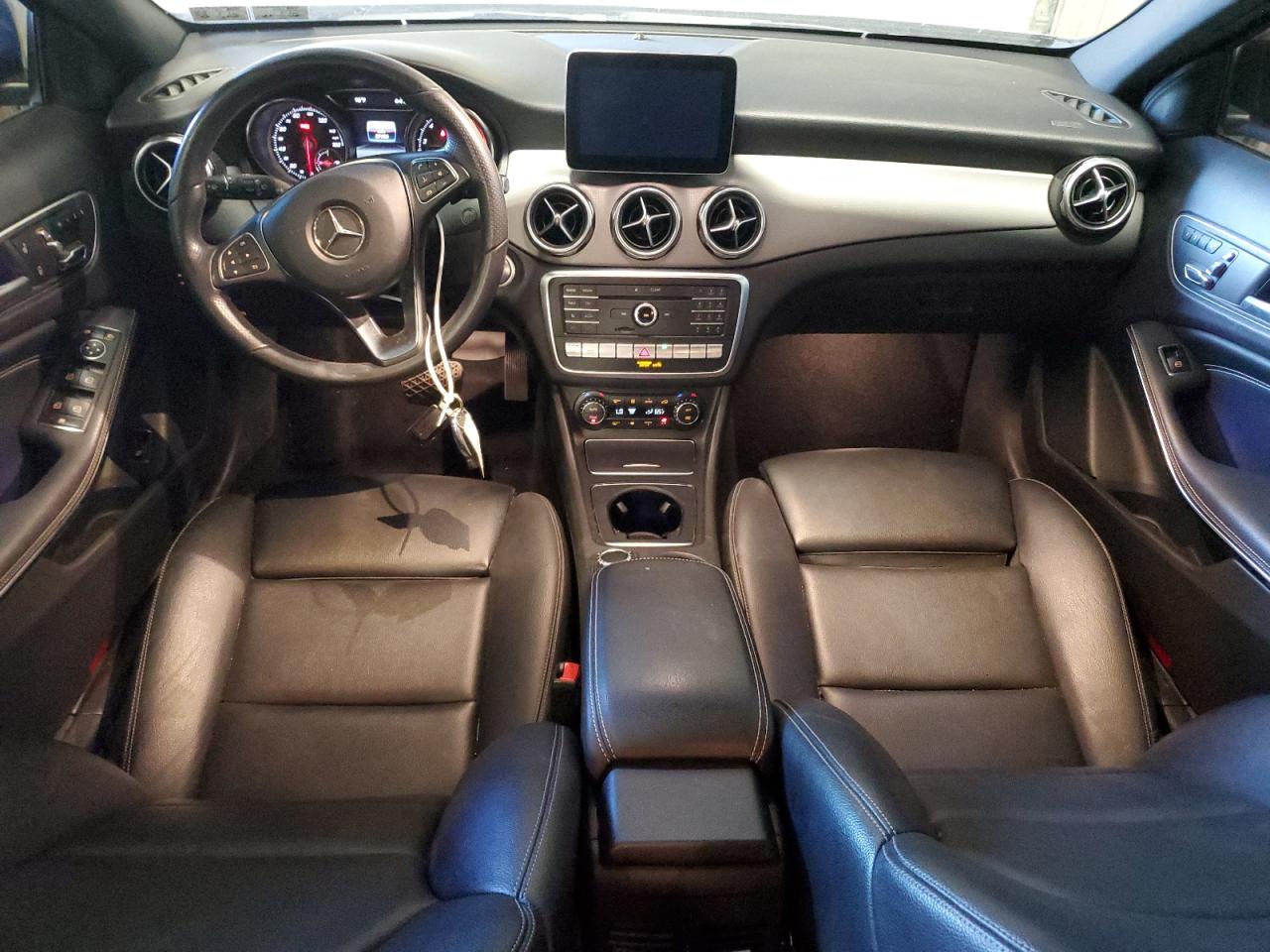 Автомобиль MERCEDES-BENZ GLA 250 4MATIC 2020 | GrandCar Автомобиль MERCEDES-BENZ GLA 250 4MATIC 2020 | GrandCar