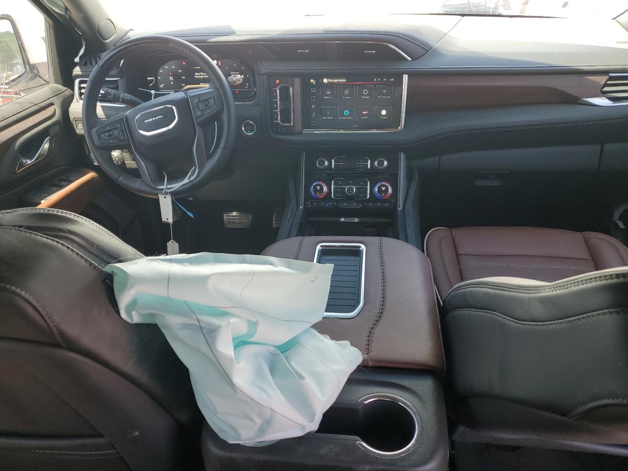 Автомобіль GMC YUKON DENALI ULTIMATE 2023 | GrandCar Автомобіль GMC YUKON DENALI ULTIMATE 2023 | GrandCar