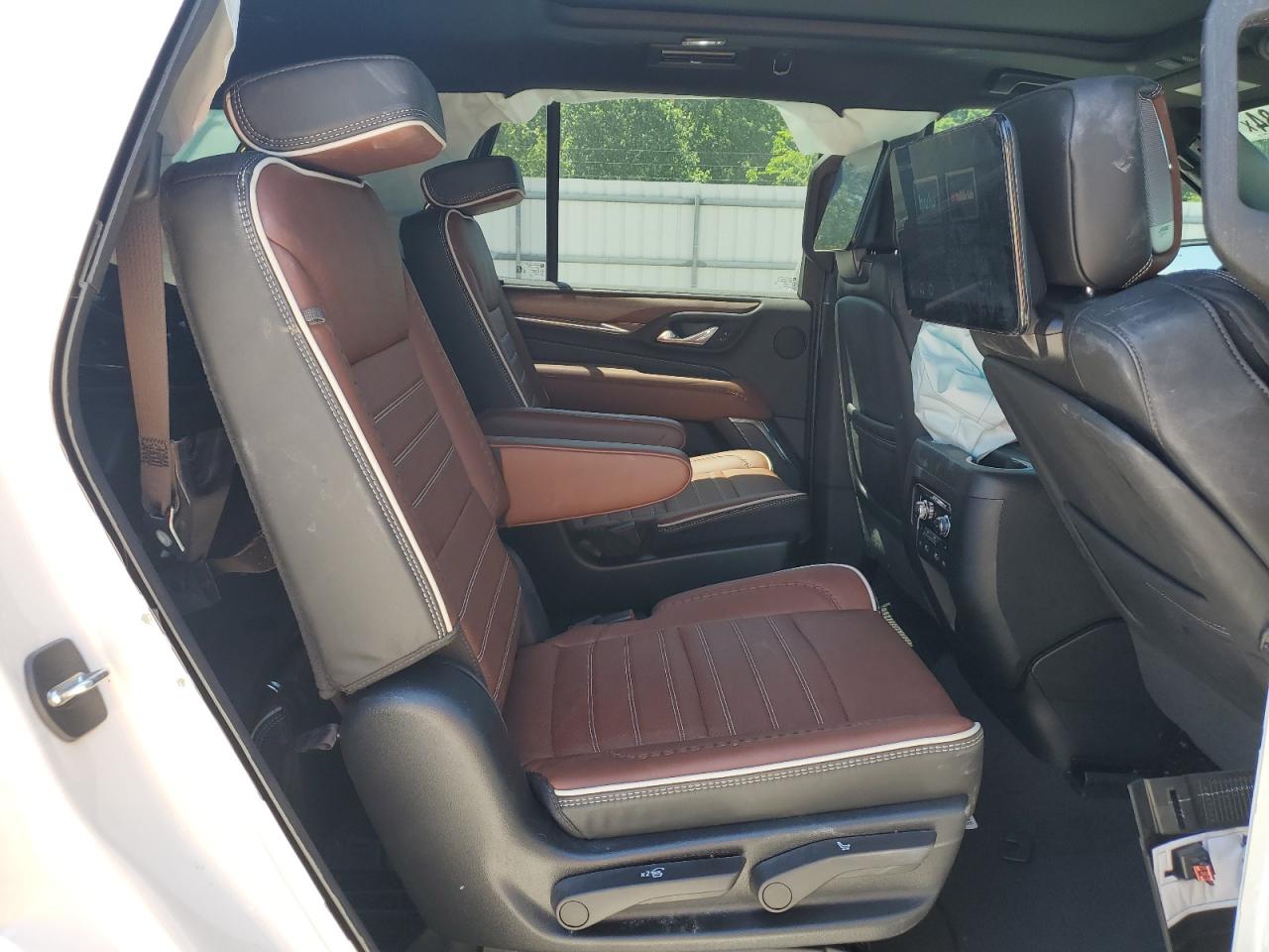 Автомобіль GMC YUKON DENALI ULTIMATE 2023 | GrandCar Автомобіль GMC YUKON DENALI ULTIMATE 2023 | GrandCar