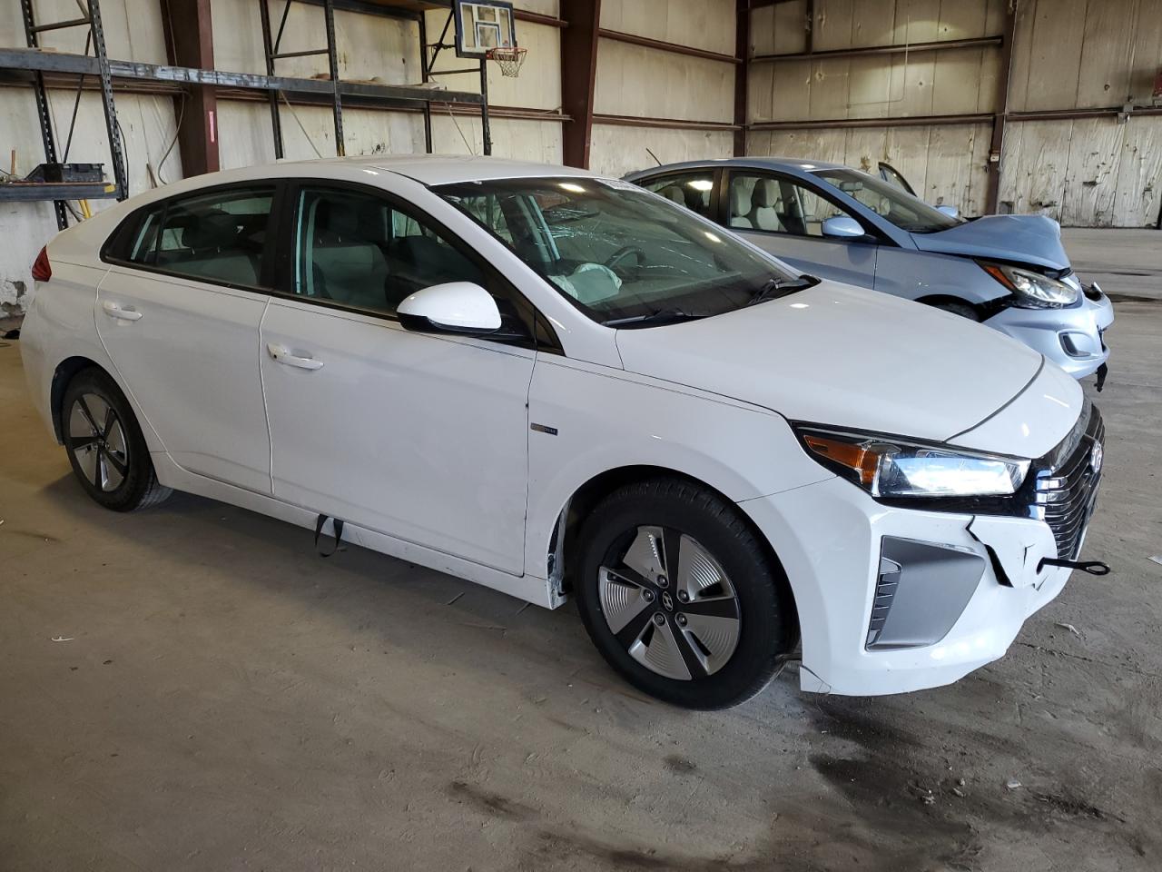 Автомобиль HYUNDAI IONIQ BLUE 2018 | GrandCar Автомобиль HYUNDAI IONIQ BLUE 2018 | GrandCar