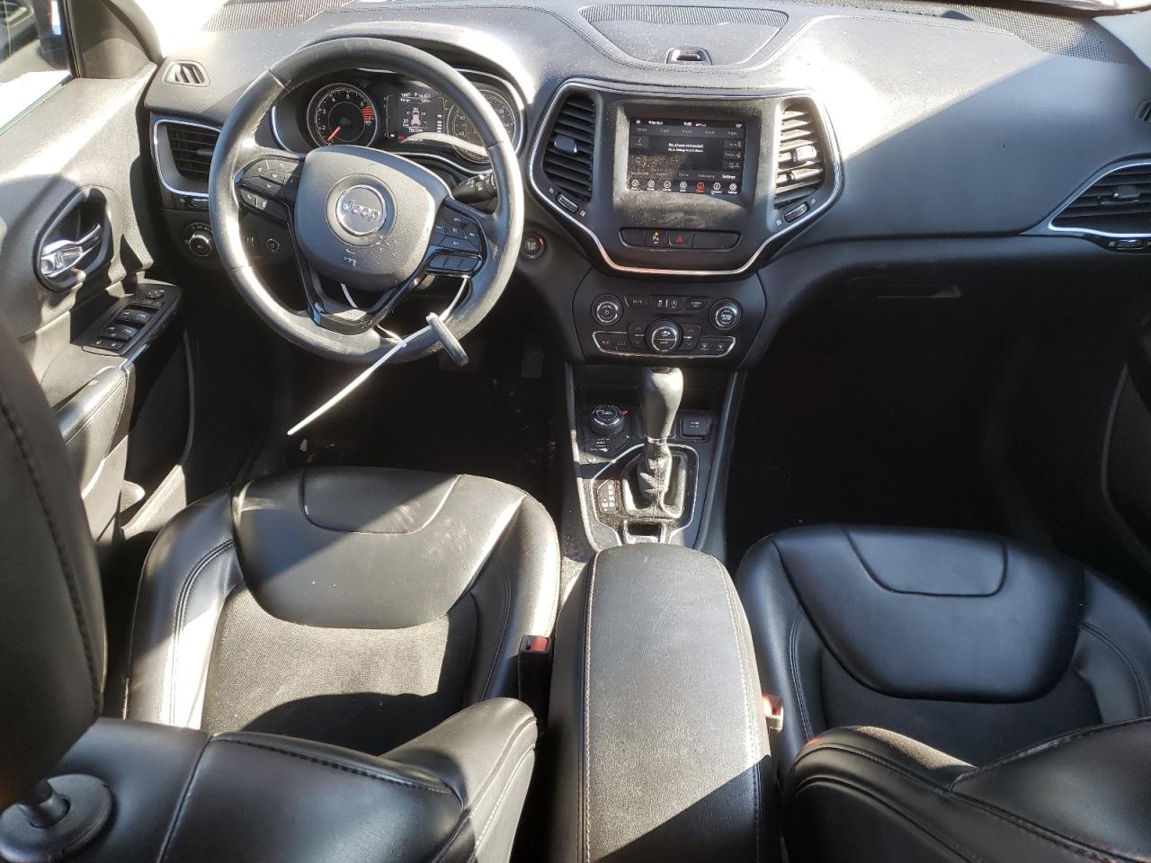 Автомобиль JEEP CHEROKEE LATITUDE PLUS 2020 | GrandCar Автомобиль JEEP CHEROKEE LATITUDE PLUS 2020 | GrandCar