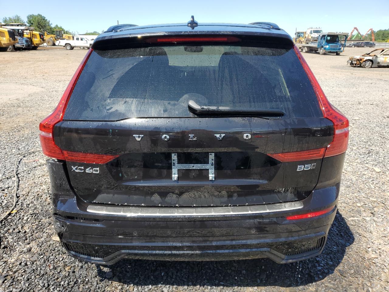 Автомобіль VOLVO XC60 B5 PLUS 2024 | GrandCar Автомобіль VOLVO XC60 B5 PLUS 2024 | GrandCar