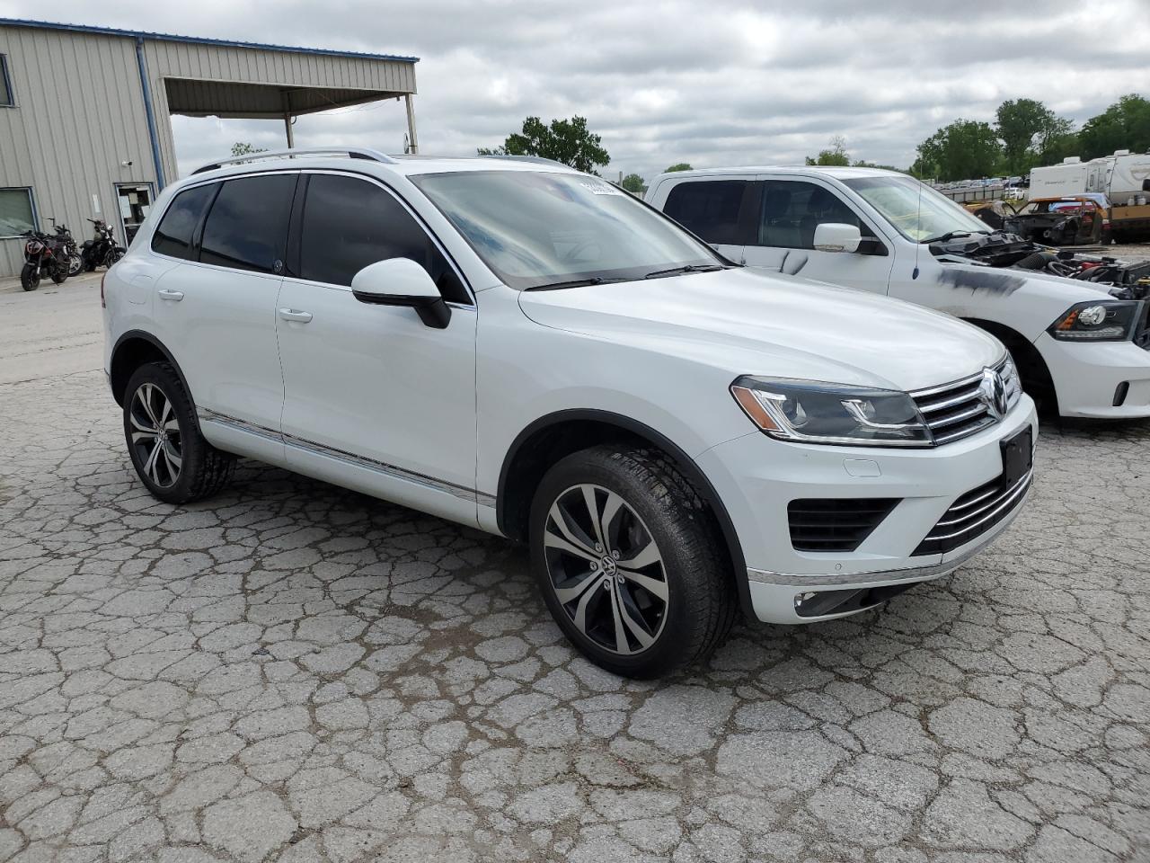 Автомобиль VOLKSWAGEN TOUAREG WOLFSBURG 2017 | GrandCar
