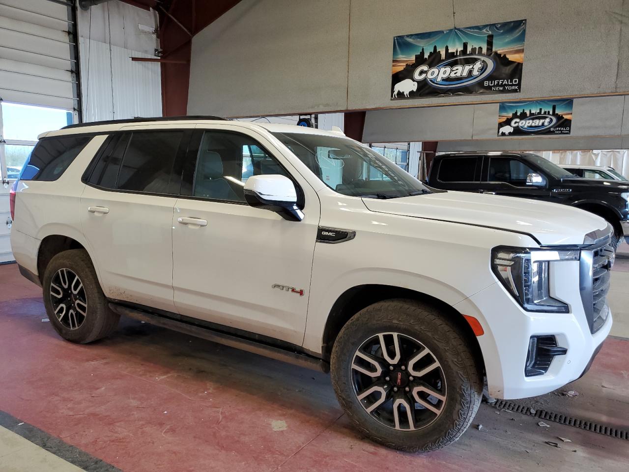 Автомобіль GMC YUKON AT4 2023 | GrandCar Автомобіль GMC YUKON AT4 2023 | GrandCar