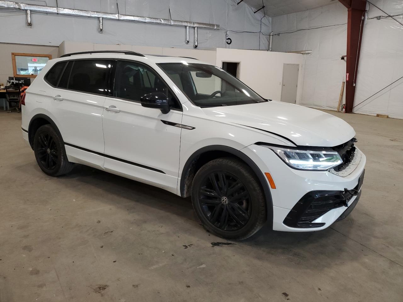 Автомобиль VOLKSWAGEN TIGUAN SE R-LINE BLACK 2022 | GrandCar