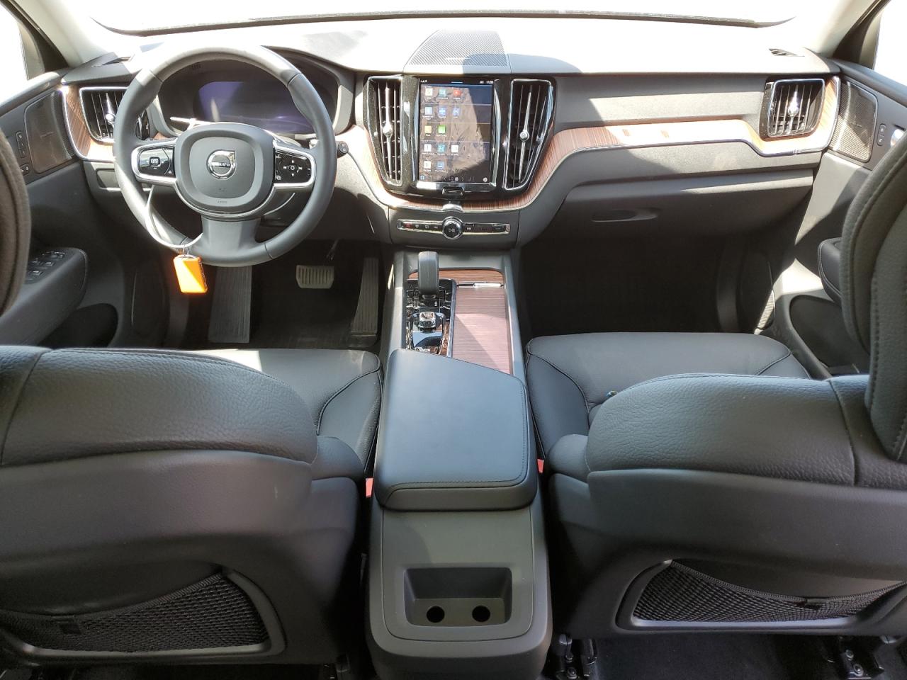 Автомобіль VOLVO XC60 B5 PLUS 2024 | GrandCar Автомобіль VOLVO XC60 B5 PLUS 2024 | GrandCar