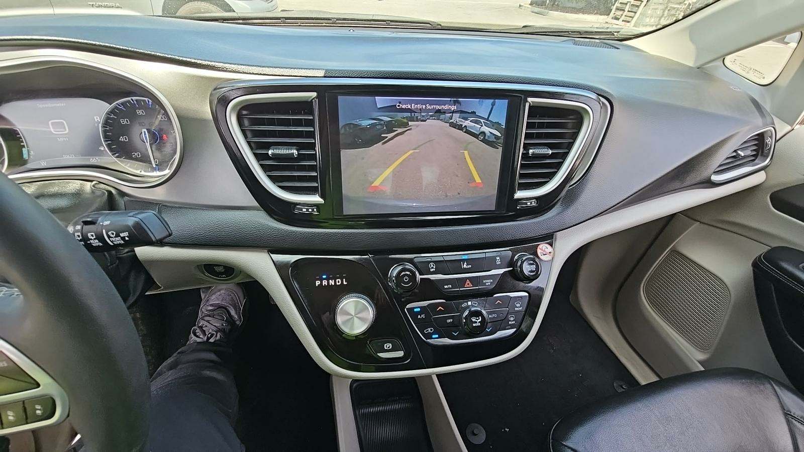 Автомобиль Chrysler Pacifica Touring 2022 | GrandCar Автомобиль Chrysler Pacifica Touring 2022 | GrandCar