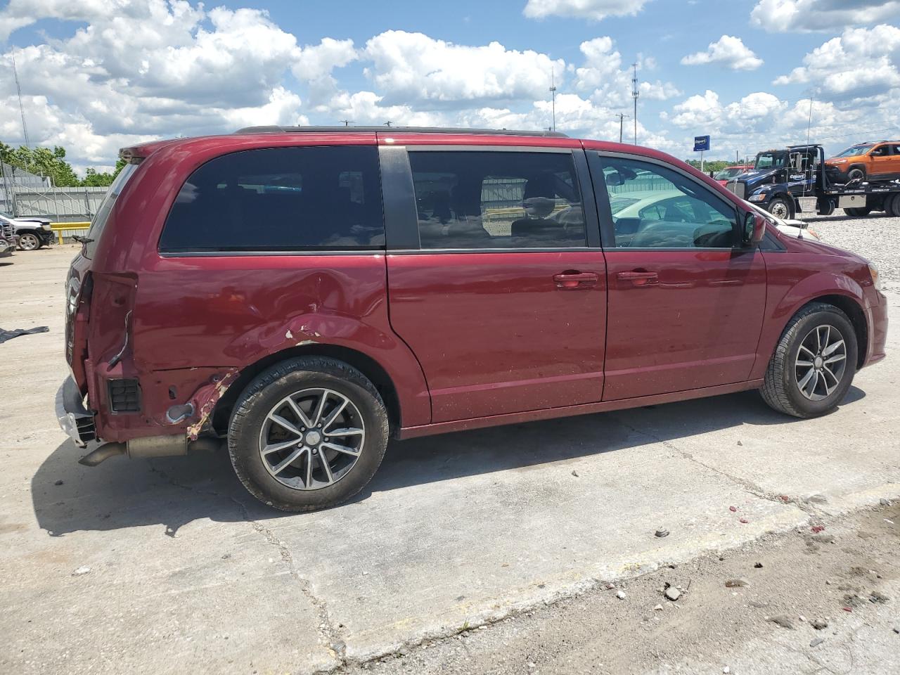Автомобиль DODGE GRAND CARAVAN GT 2019 | GrandCar Автомобиль DODGE GRAND CARAVAN GT 2019 | GrandCar
