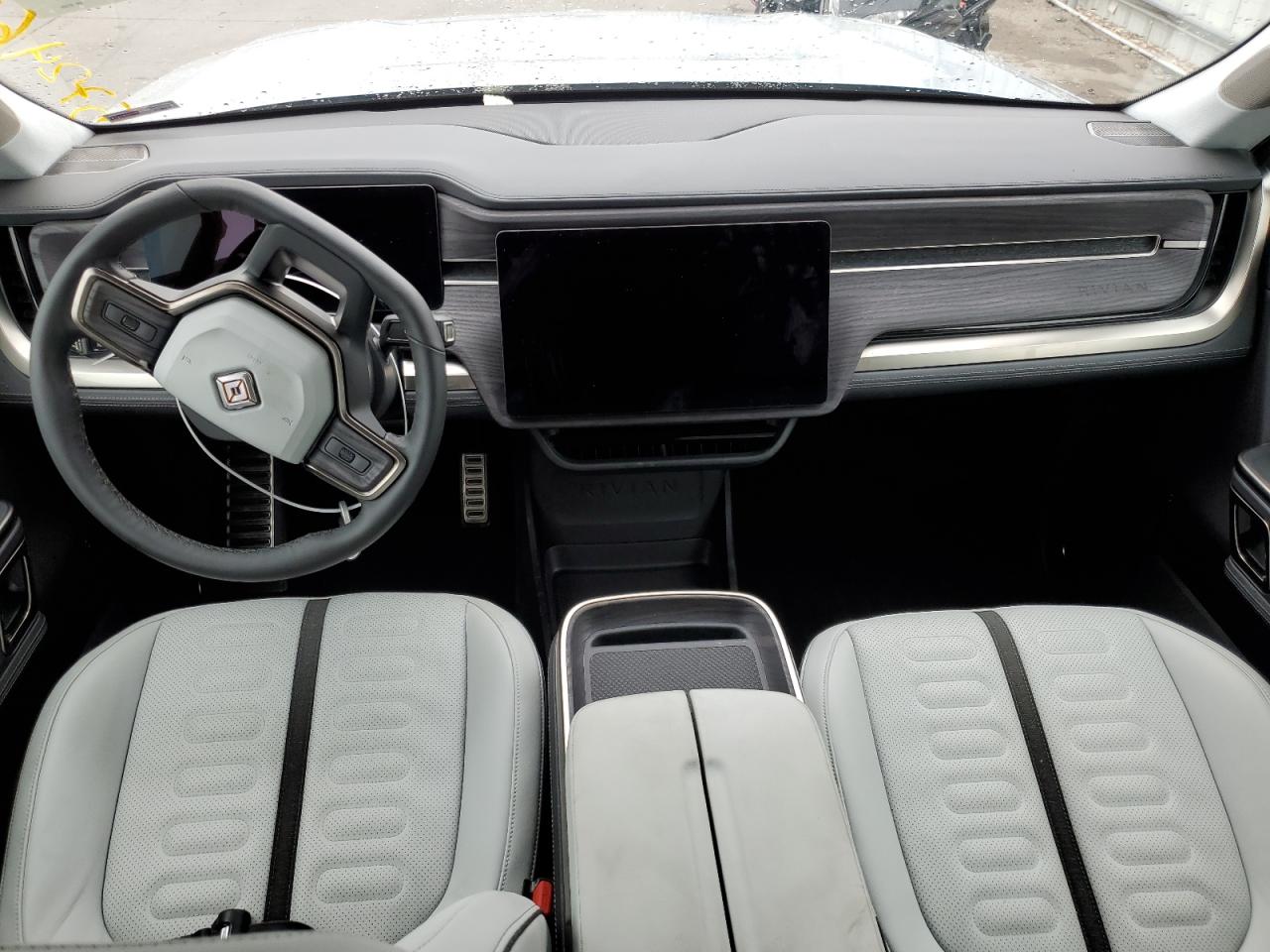 Автомобиль RIVIAN R1S ADVENTURE 2023 | GrandCar Автомобиль RIVIAN R1S ADVENTURE 2023 | GrandCar