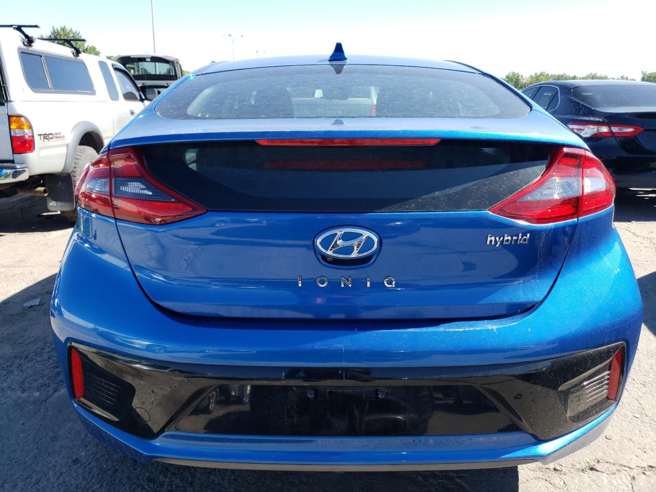Автомобиль HYUNDAI IONIQ SEL 2018 | GrandCar Автомобиль HYUNDAI IONIQ SEL 2018 | GrandCar