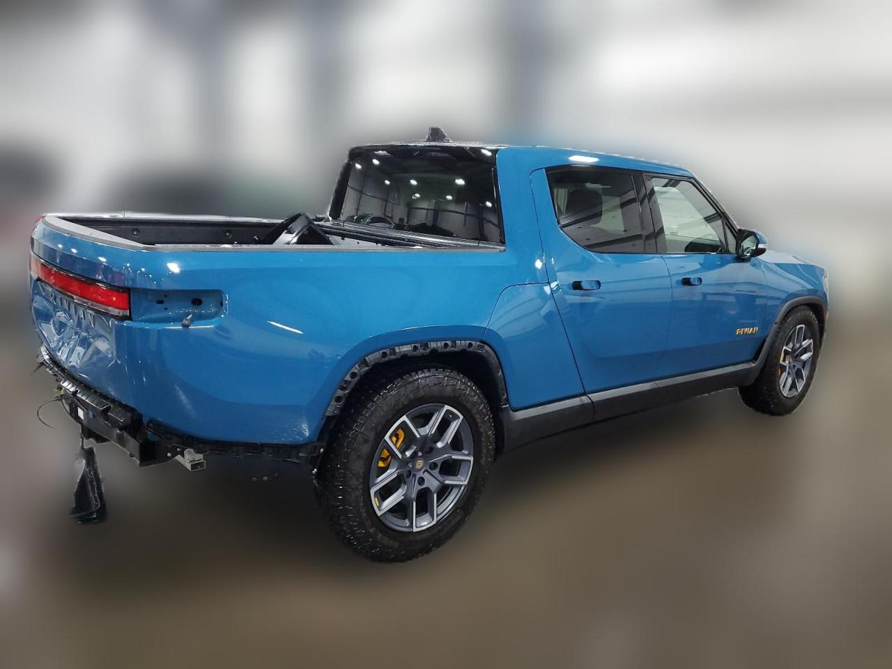 Автомобиль RIVIAN R1T ADVENTURE 2022 | GrandCar Автомобиль RIVIAN R1T ADVENTURE 2022 | GrandCar
