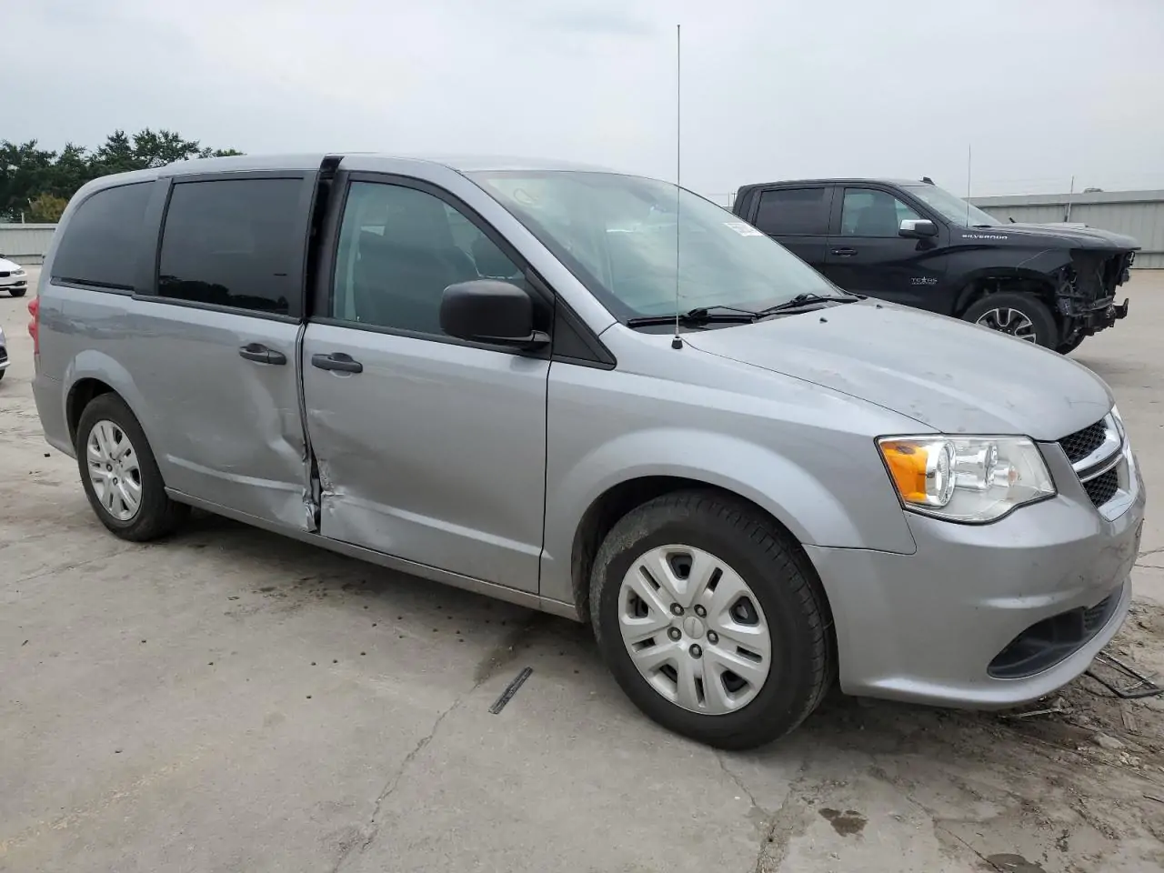 Автомобиль DODGE GRAND CARAVAN SE 2019 | GrandCar Автомобиль DODGE GRAND CARAVAN SE 2019 | GrandCar