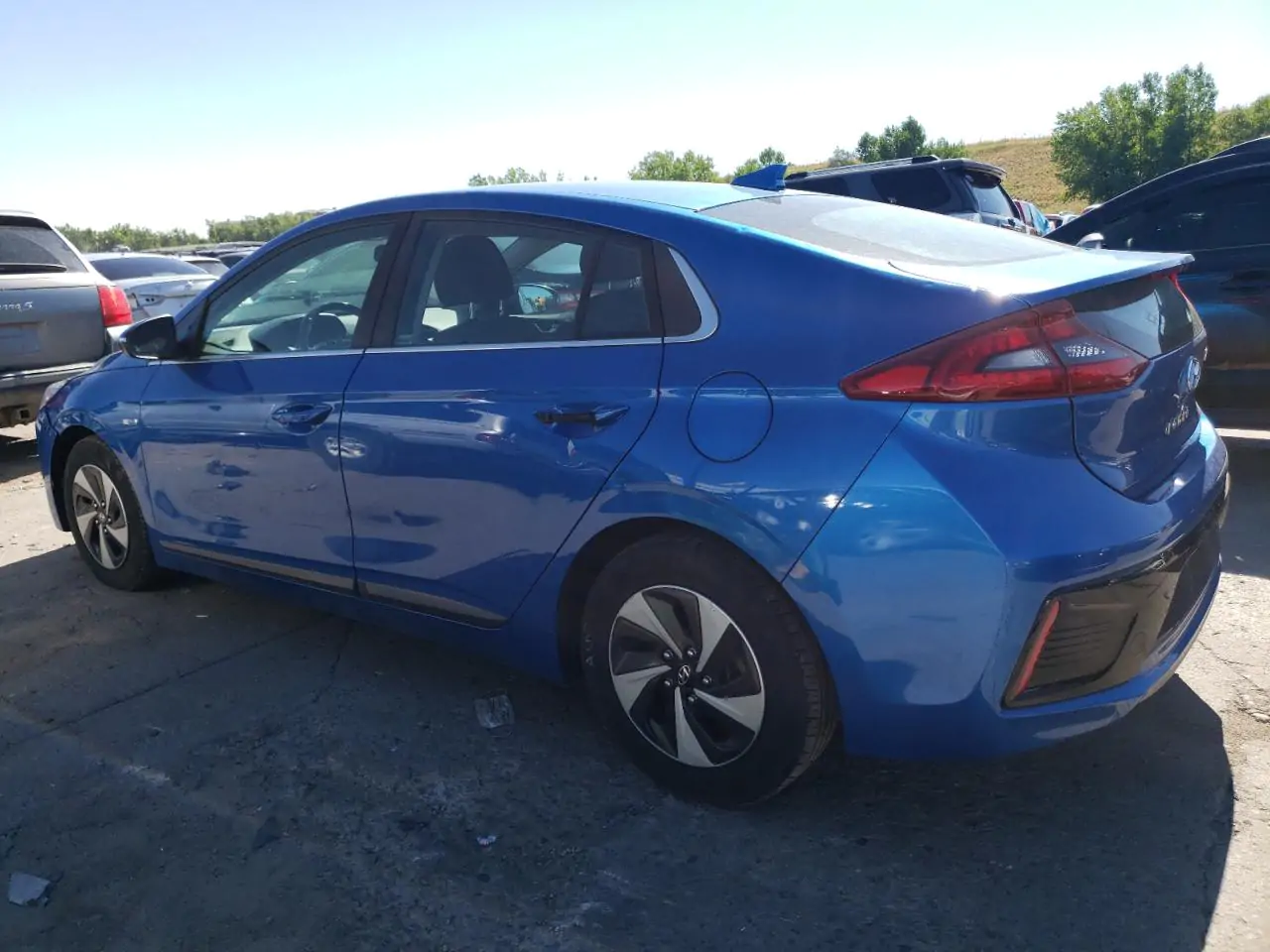 Автомобиль HYUNDAI IONIQ SEL 2018 | GrandCar Автомобиль HYUNDAI IONIQ SEL 2018 | GrandCar