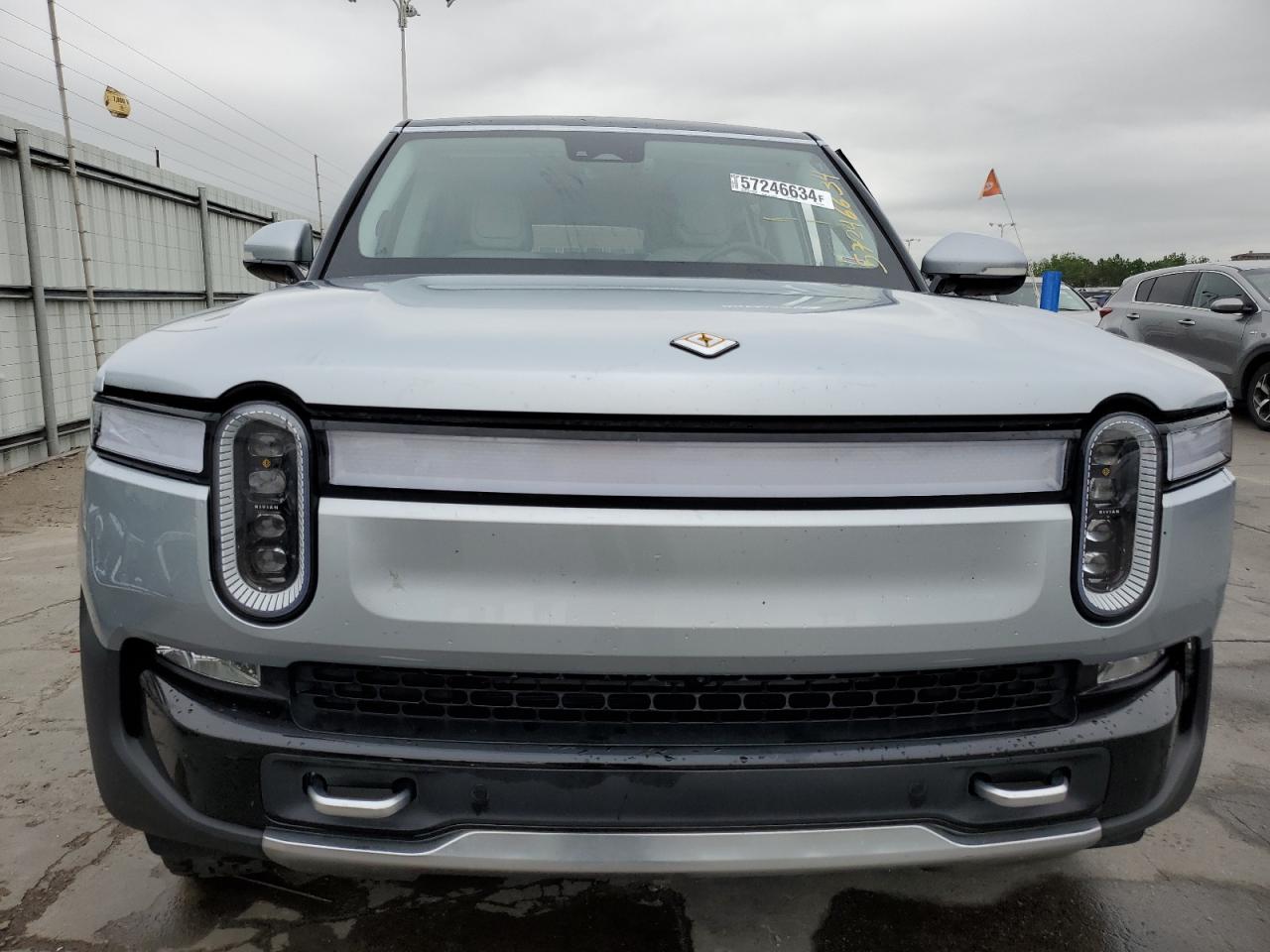 Автомобиль RIVIAN R1S ADVENTURE 2023 | GrandCar Автомобиль RIVIAN R1S ADVENTURE 2023 | GrandCar