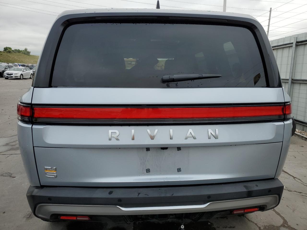 Автомобиль RIVIAN R1S ADVENTURE 2023 | GrandCar Автомобиль RIVIAN R1S ADVENTURE 2023 | GrandCar