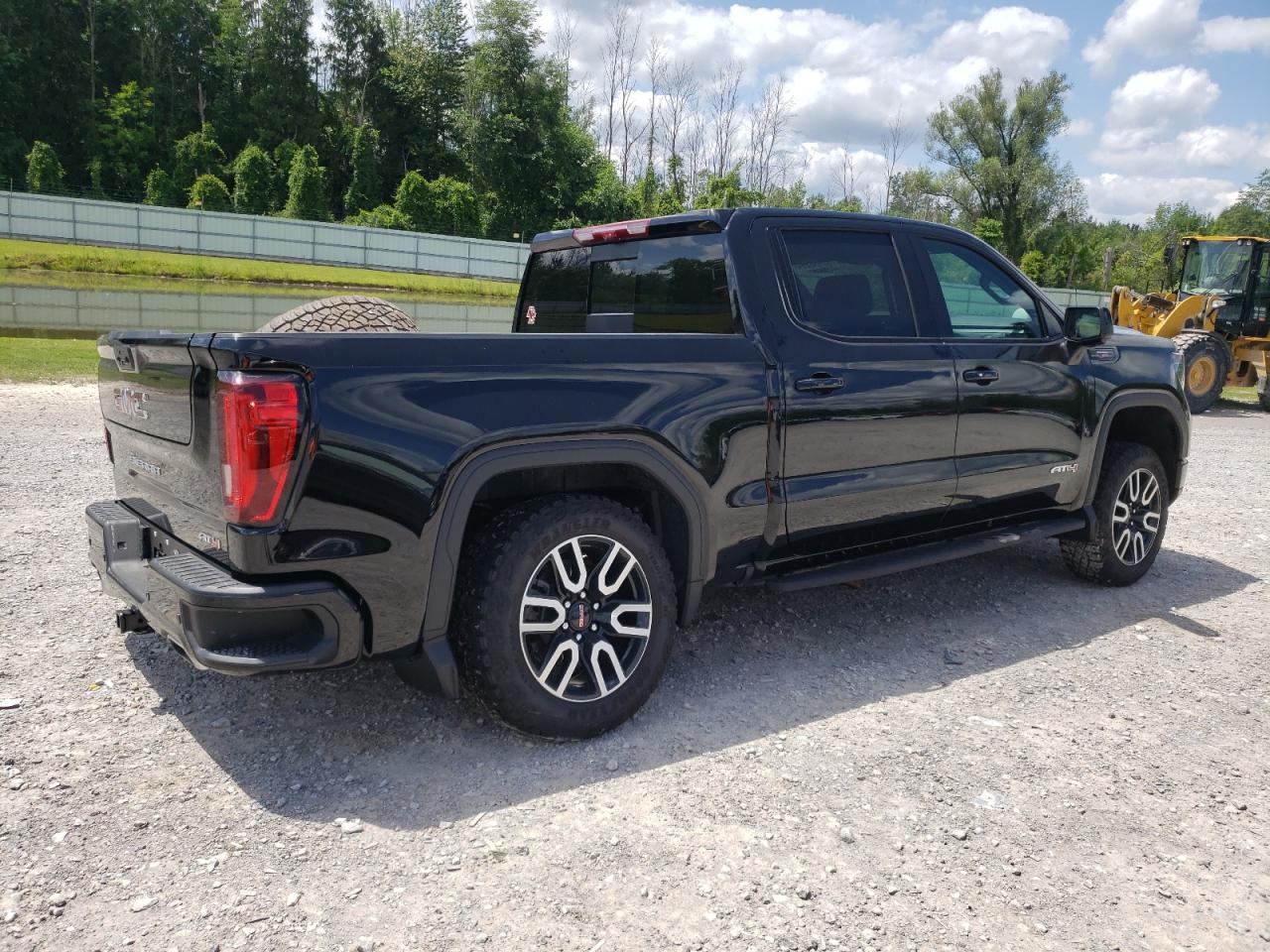 Автомобиль GMC SIERRA K1500 AT4 2023 | GrandCar Автомобиль GMC SIERRA K1500 AT4 2023 | GrandCar
