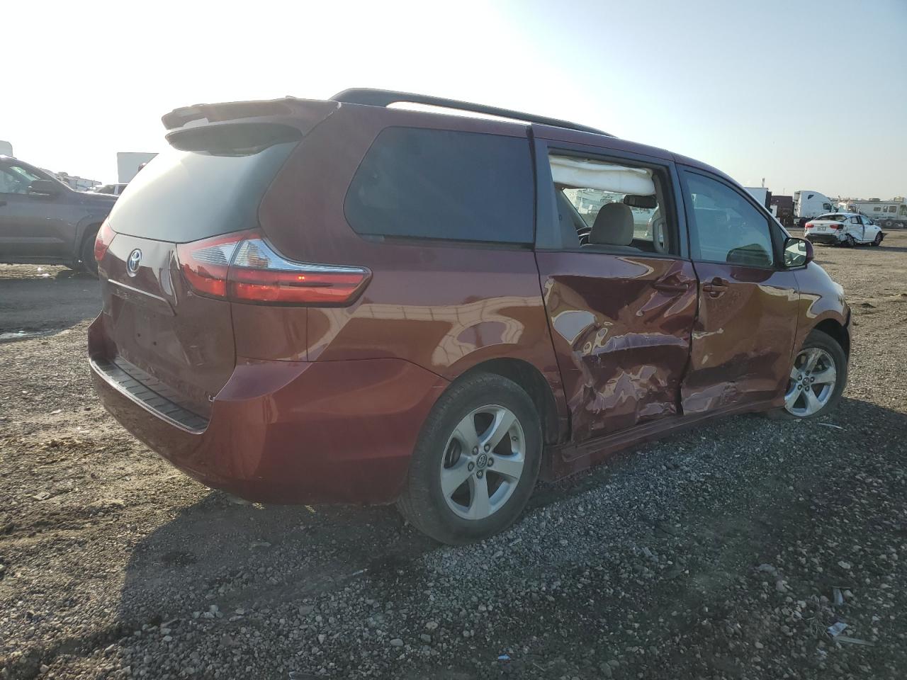Автомобіль TOYOTA SIENNA LE 2020 | GrandCar Автомобіль TOYOTA SIENNA LE 2020 | GrandCar