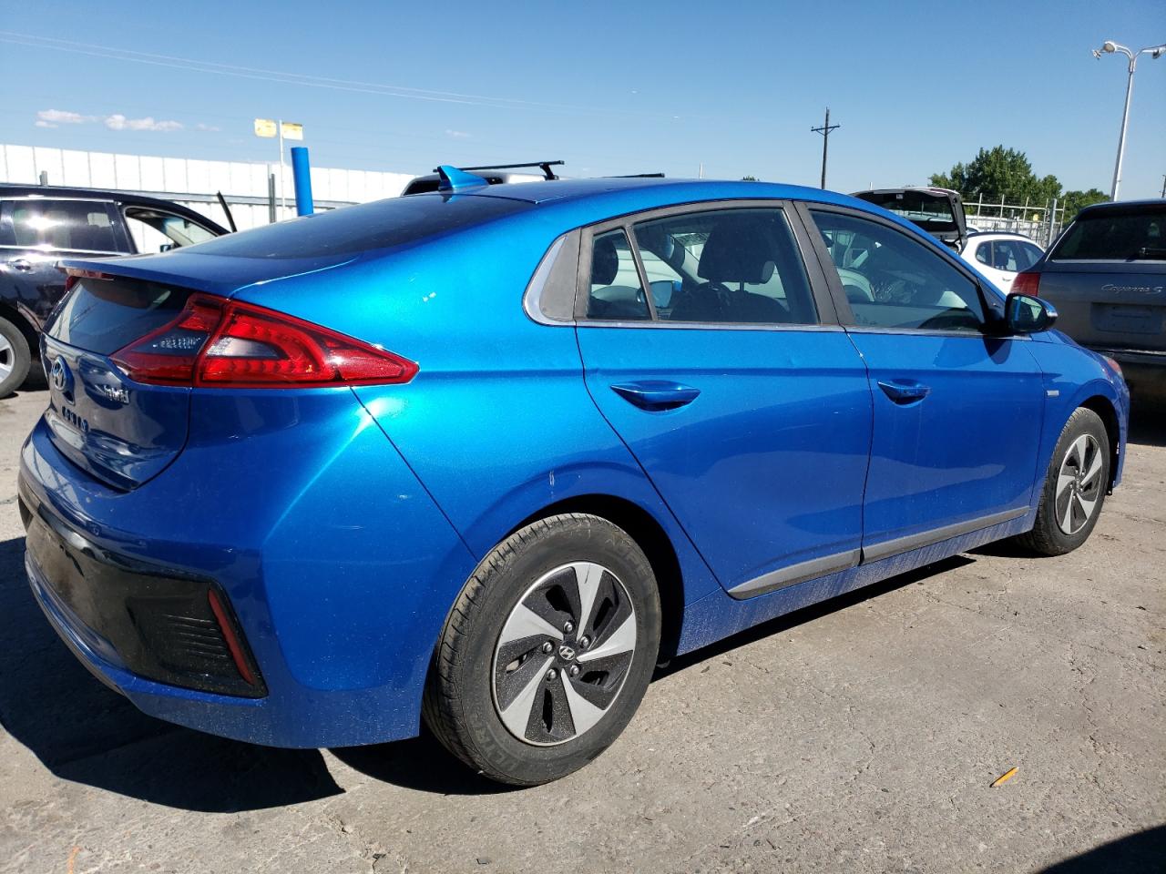 Автомобиль HYUNDAI IONIQ SEL 2018 | GrandCar Автомобиль HYUNDAI IONIQ SEL 2018 | GrandCar