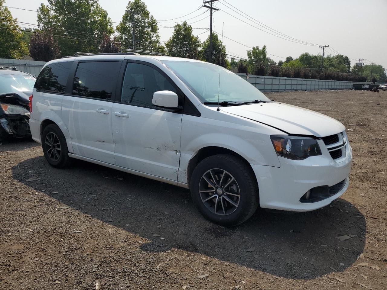 Автомобиль DODGE GRAND CARAVAN GT 2018 | GrandCar Автомобиль DODGE GRAND CARAVAN GT 2018 | GrandCar