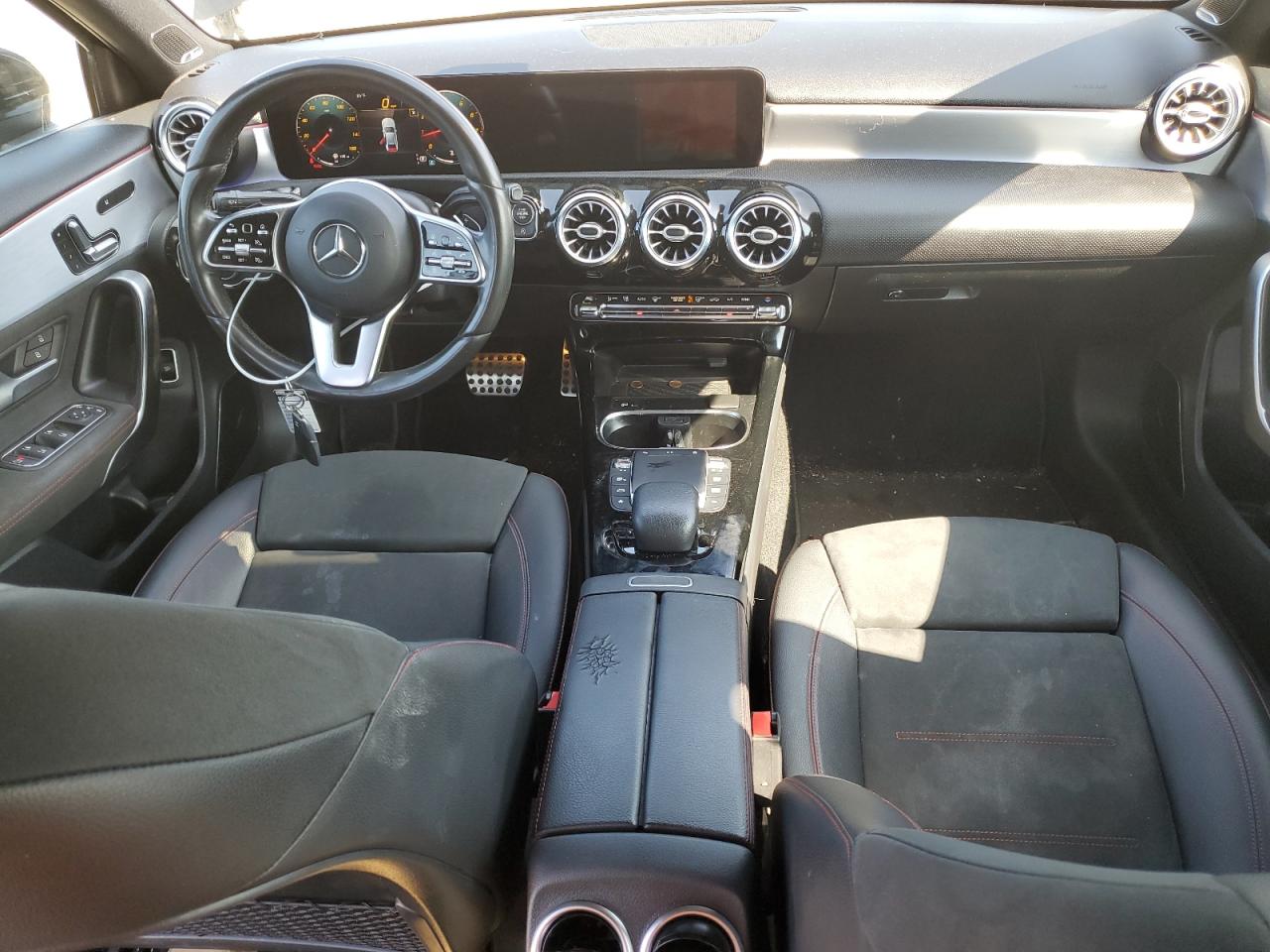 Автомобіль MERCEDES-BENZ A 220 4MATIC 2021 | GrandCar Автомобіль MERCEDES-BENZ A 220 4MATIC 2021 | GrandCar