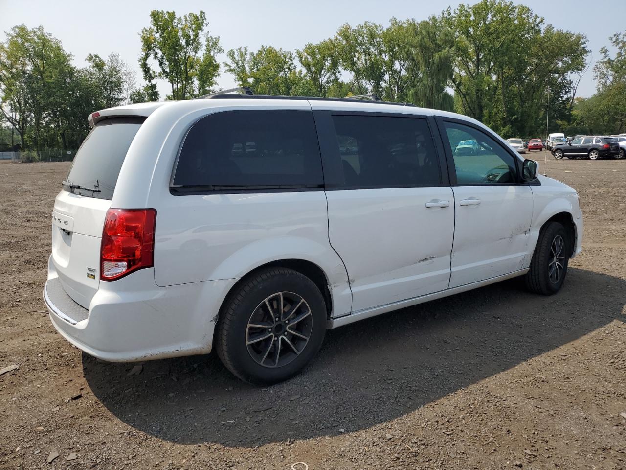Автомобиль DODGE GRAND CARAVAN GT 2018 | GrandCar Автомобиль DODGE GRAND CARAVAN GT 2018 | GrandCar
