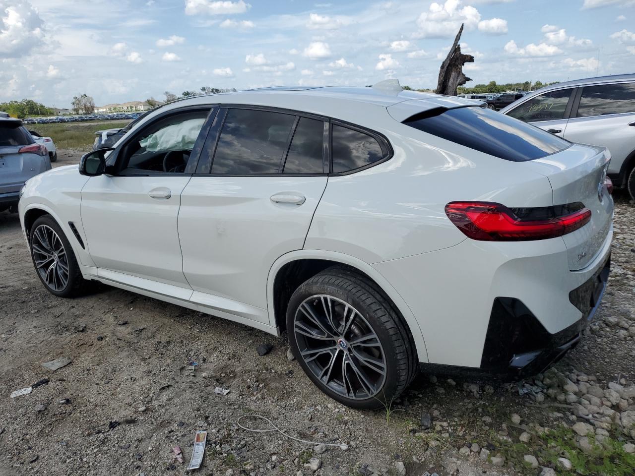 Автомобіль BMW X4 M40I 2023 | GrandCar Автомобіль BMW X4 M40I 2023 | GrandCar