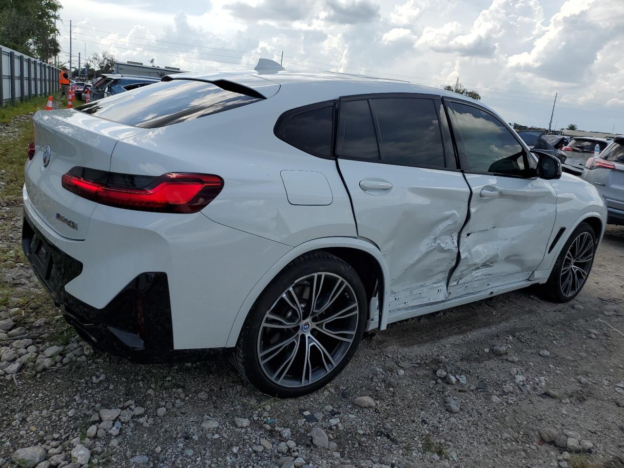 Автомобіль BMW X4 M40I 2023 | GrandCar Автомобіль BMW X4 M40I 2023 | GrandCar