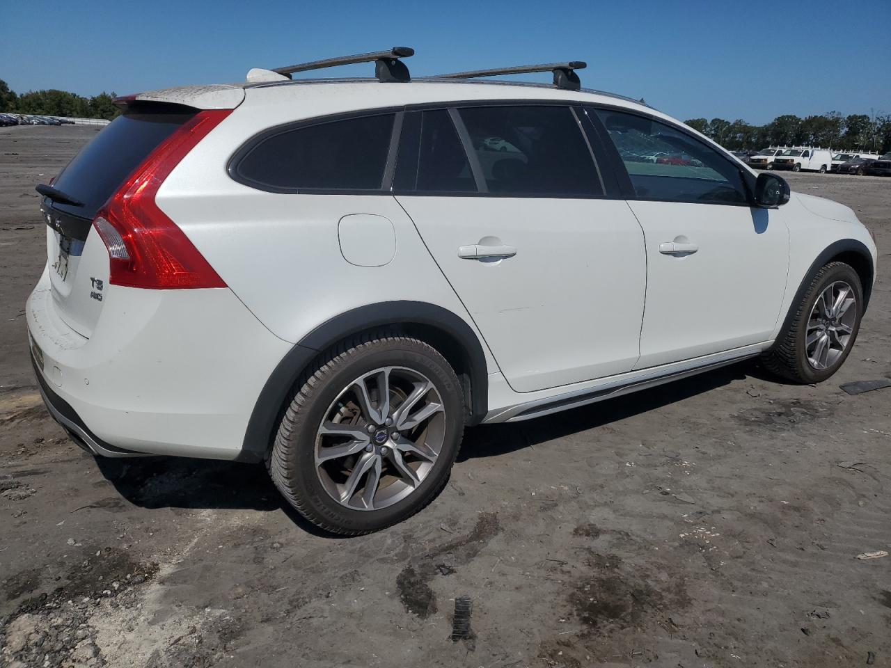 Автомобіль VOLVO V60 CROSS COUNTRY PREMIER 2016 | GrandCar Автомобіль VOLVO V60 CROSS COUNTRY PREMIER 2016 | GrandCar