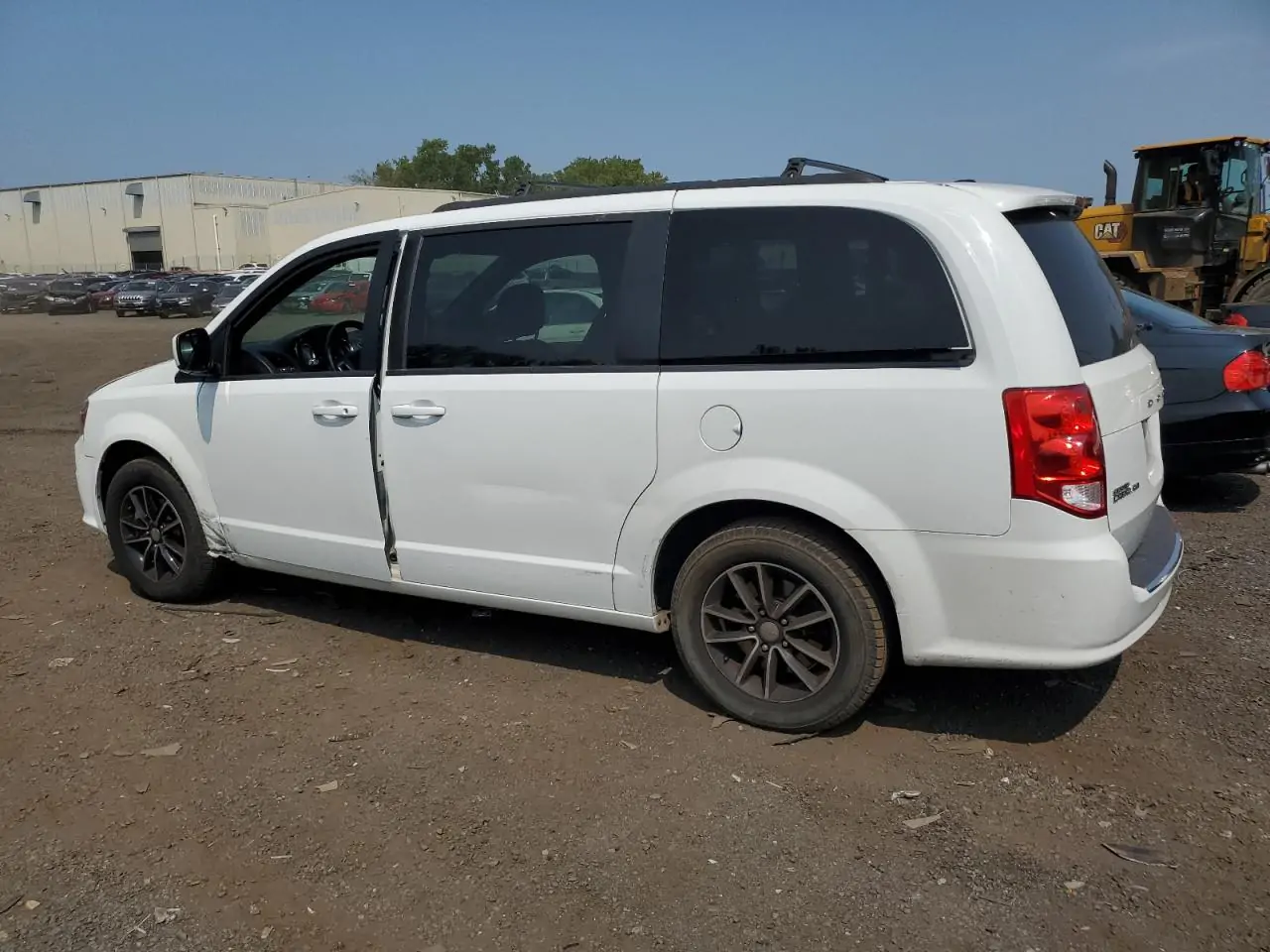 Автомобиль DODGE GRAND CARAVAN GT 2018 | GrandCar Автомобиль DODGE GRAND CARAVAN GT 2018 | GrandCar