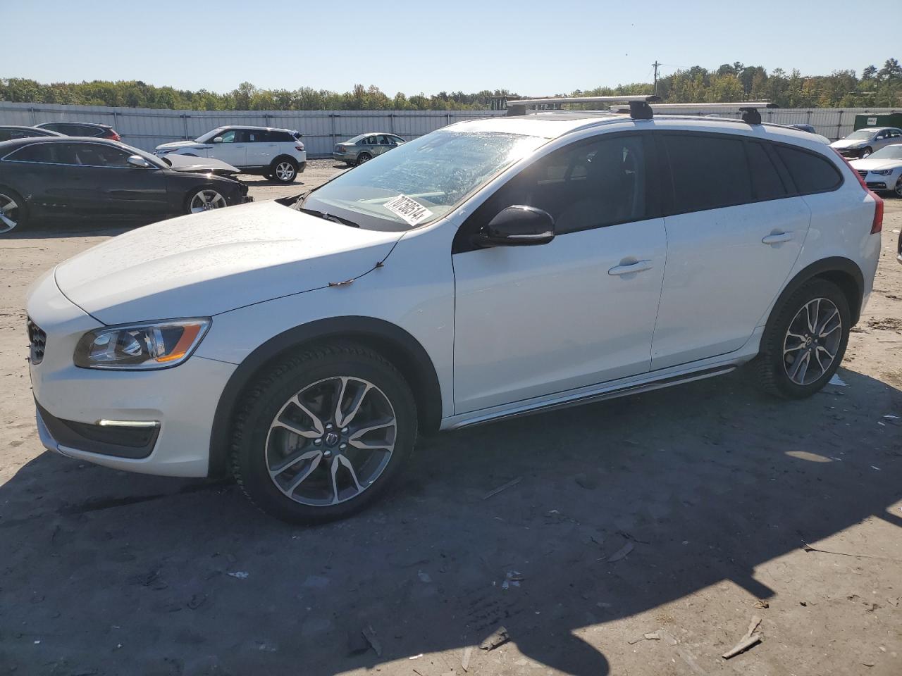 Автомобіль VOLVO V60 CROSS COUNTRY PREMIER 2016 | GrandCar