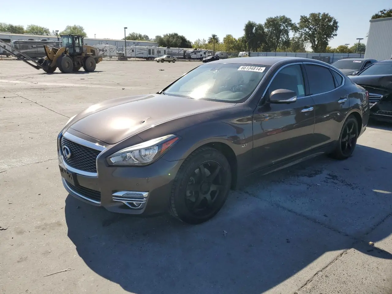 Автомобиль INFINITI Q70 3.7 LUXE 2018 | GrandCar