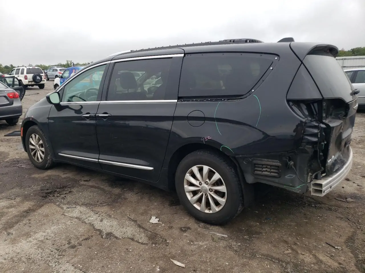 Автомобиль CHRYSLER PACIFICA TOURING L 2019 | GrandCar Автомобиль CHRYSLER PACIFICA TOURING L 2019 | GrandCar