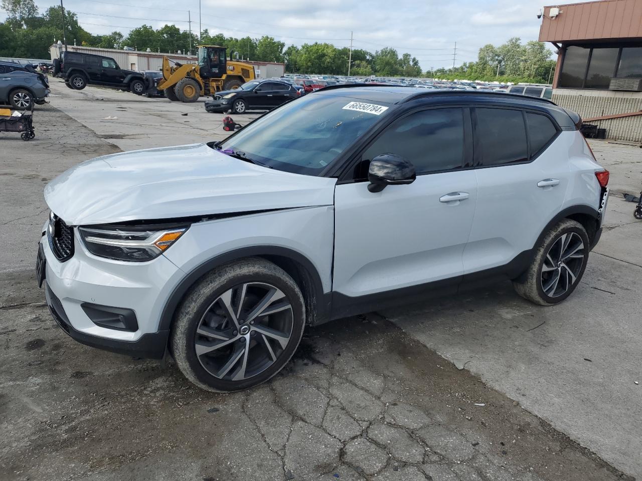 Автомобиль VOLVO XC40 T5 R-DESIGN 2020 | GrandCar Автомобиль VOLVO XC40 T5 R-DESIGN 2020 | GrandCar