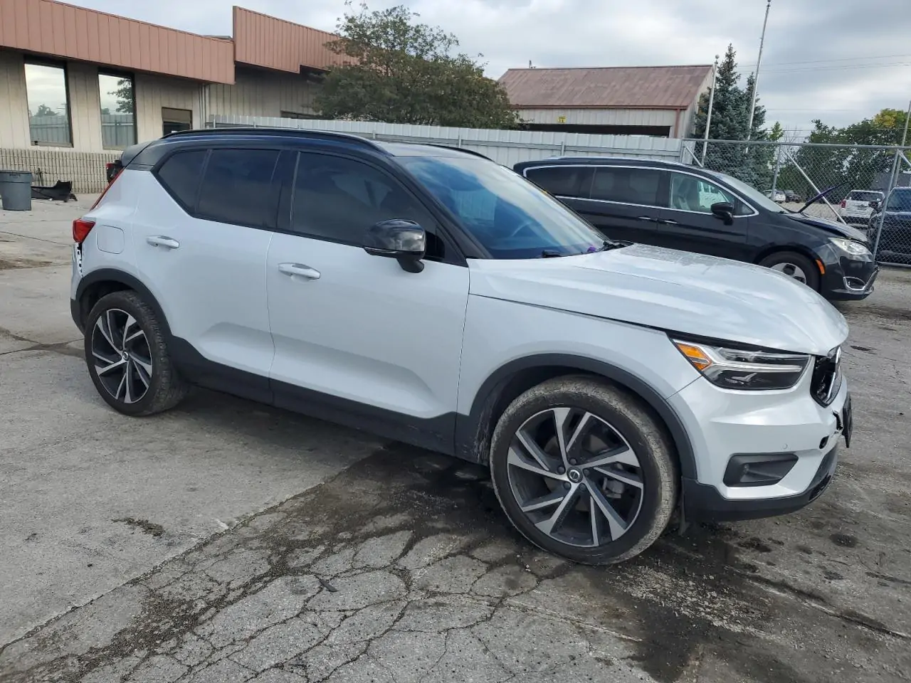 Автомобіль VOLVO XC40 T5 R-DESIGN 2020 | GrandCar