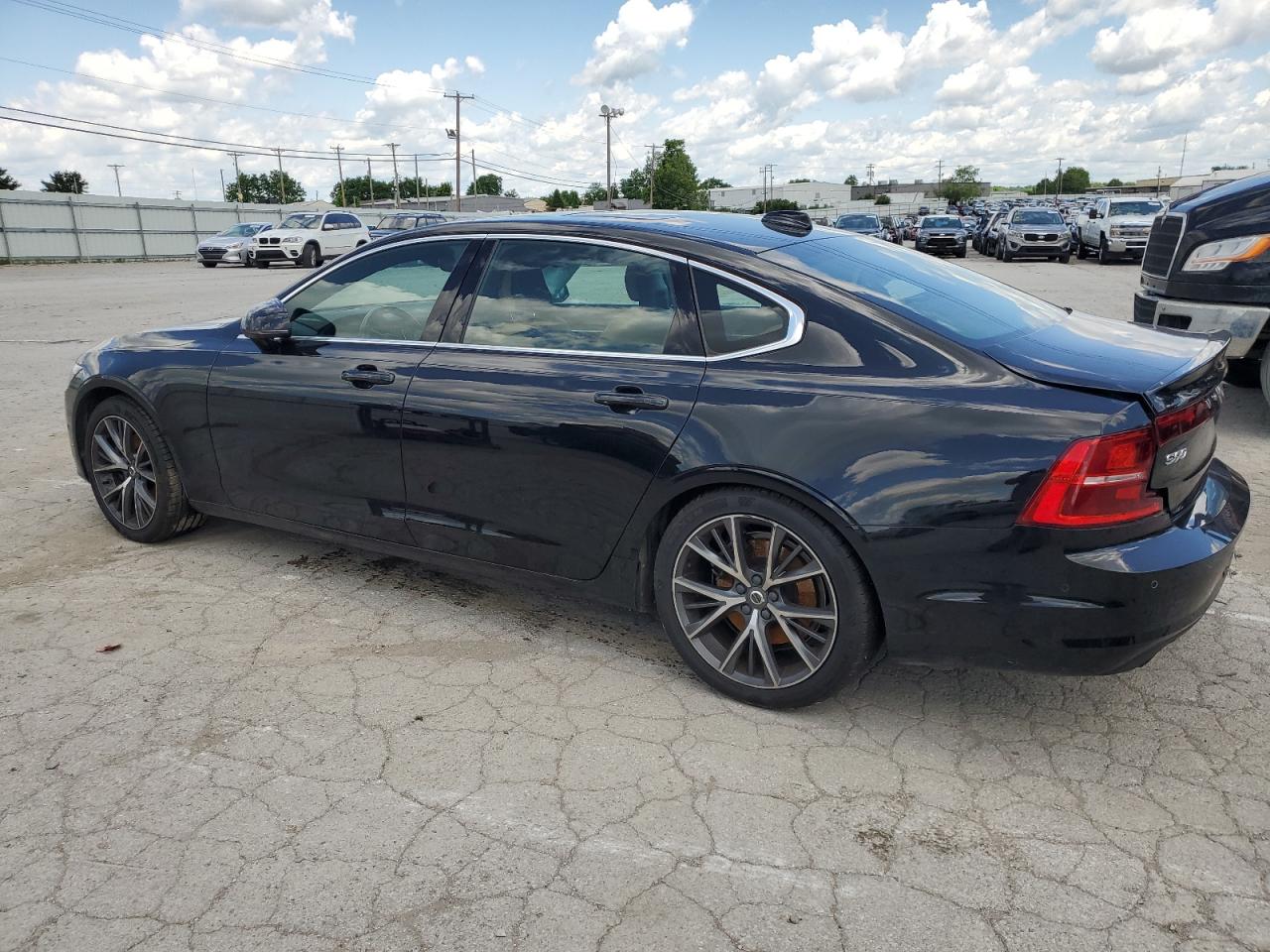 Автомобіль VOLVO S90 T5 MOMENTUM 2018 | GrandCar Автомобіль VOLVO S90 T5 MOMENTUM 2018 | GrandCar