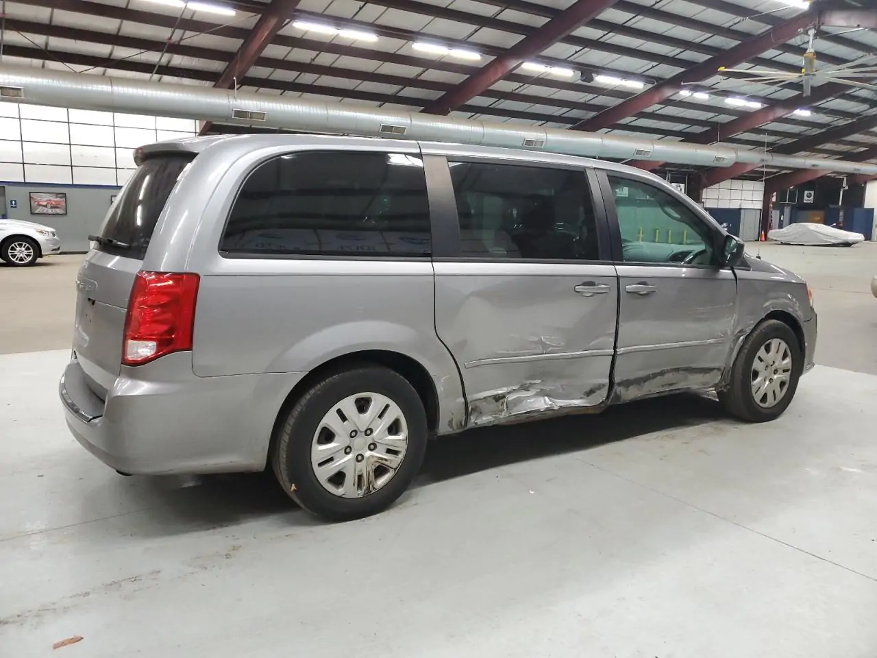 Автомобіль DODGE GRAND CARAVAN SE 2015 | GrandCar Автомобіль DODGE GRAND CARAVAN SE 2015 | GrandCar