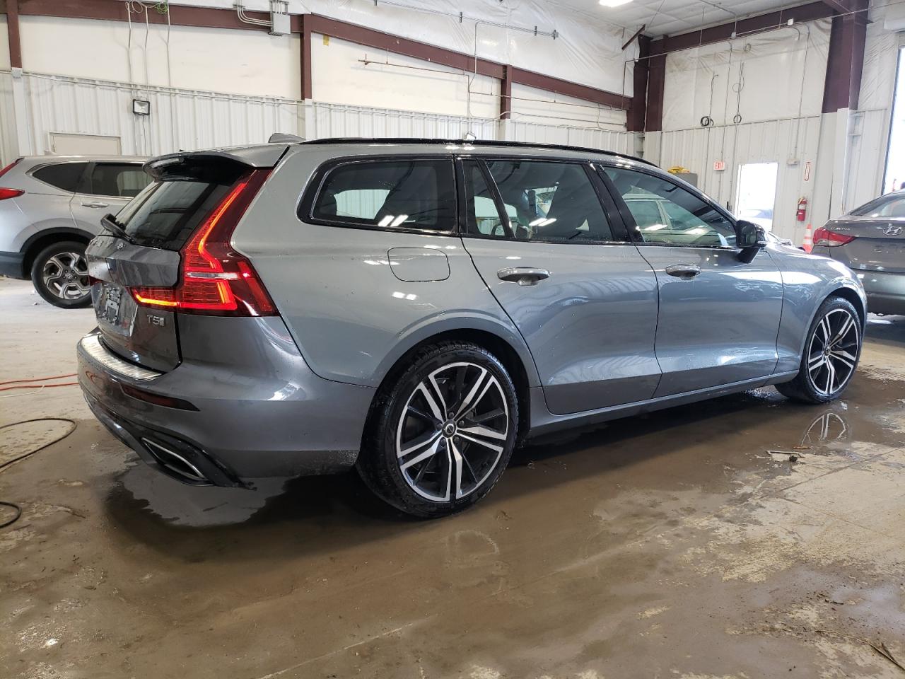 Автомобиль VOLVO V60 T5 R-DESIGN 2020 | GrandCar Автомобиль VOLVO V60 T5 R-DESIGN 2020 | GrandCar