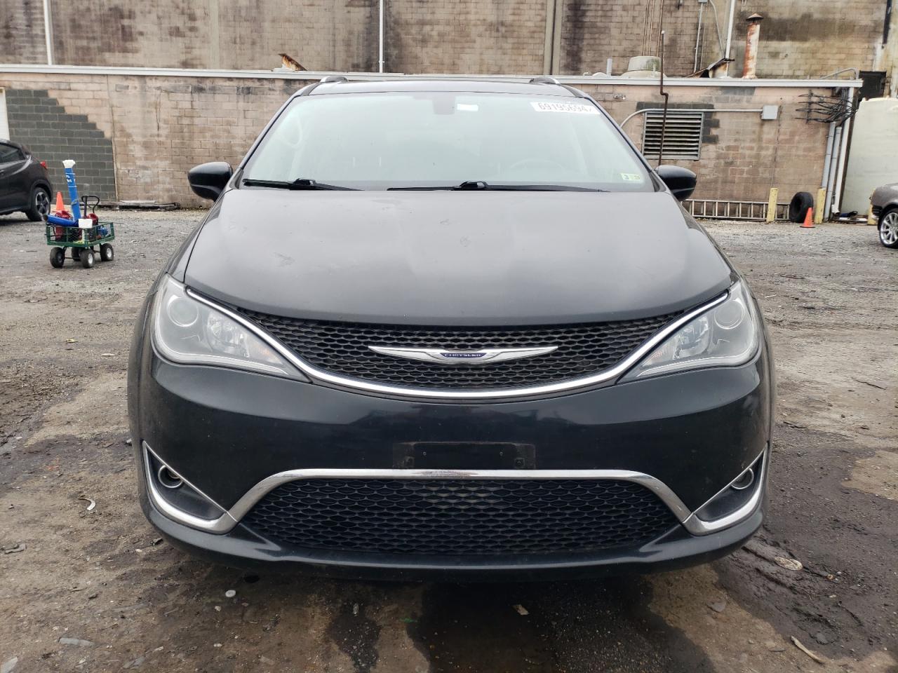 Автомобиль CHRYSLER PACIFICA TOURING L 2019 | GrandCar Автомобиль CHRYSLER PACIFICA TOURING L 2019 | GrandCar