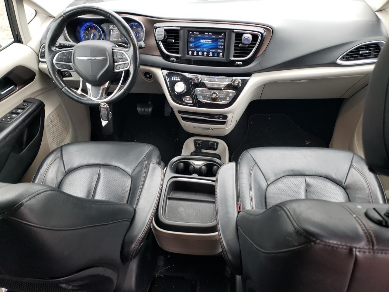 Автомобиль CHRYSLER PACIFICA TOURING L 2019 | GrandCar Автомобиль CHRYSLER PACIFICA TOURING L 2019 | GrandCar