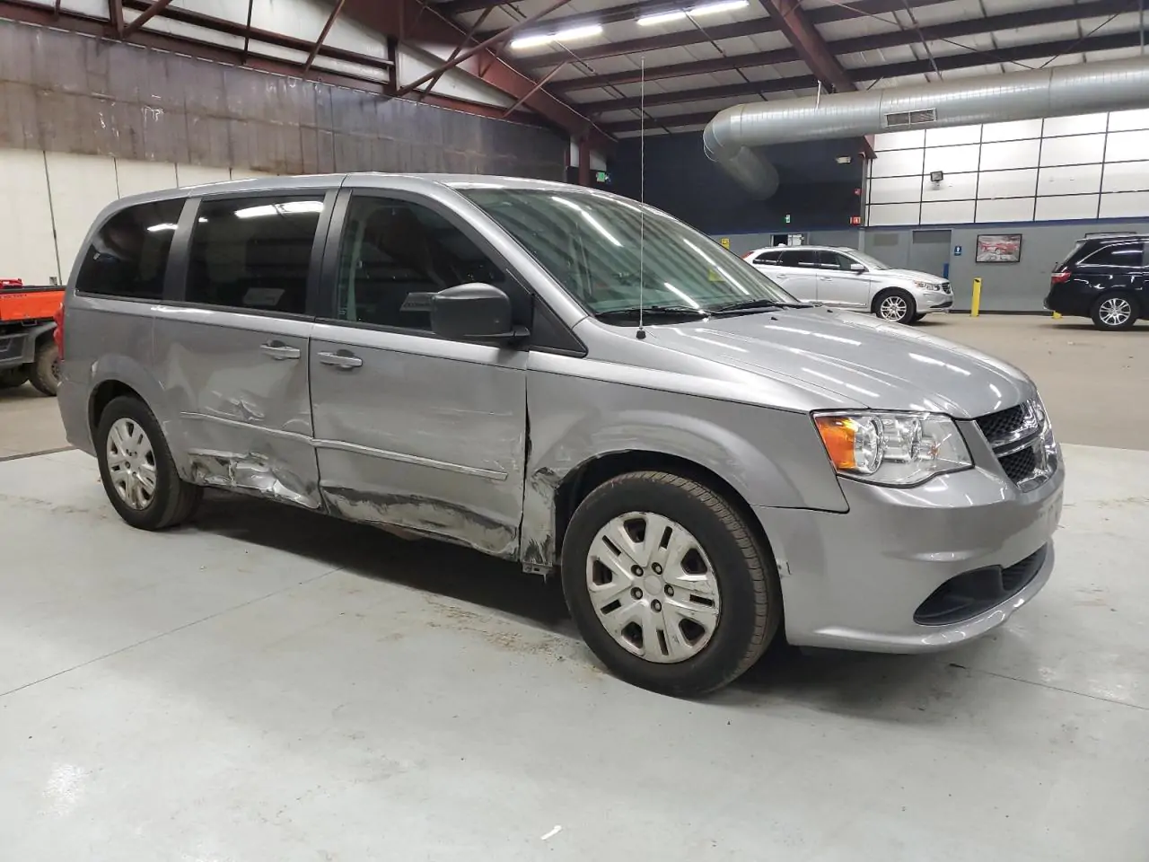 Автомобіль DODGE GRAND CARAVAN SE 2015 | GrandCar Автомобіль DODGE GRAND CARAVAN SE 2015 | GrandCar